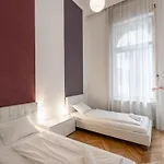 Bright Two-bedroom By The New York Palace