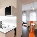 Bright Two-bedroom By The New York Palace Apartamento