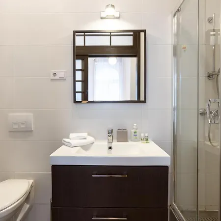 Bright Two-bedroom By The New York Palace Budapest