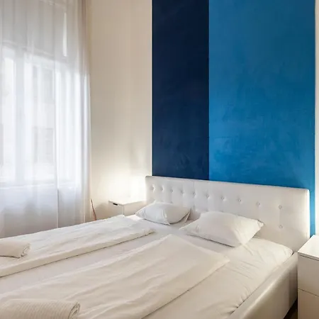 Apartament Bright Two-bedroom By The New York Palace *