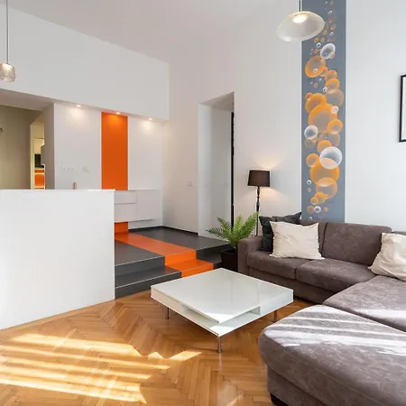 Apartament Bright Two-bedroom By The New York Palace *
