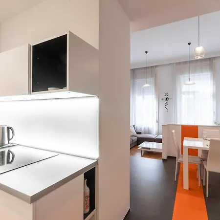Bright Two-bedroom By The New York Palace Appartement
