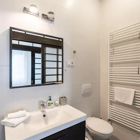 Bright Two-bedroom By The New York Palace * Boedapest