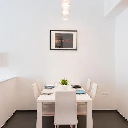 Bright Two-bedroom By The New York Palace Appartement Boedapest