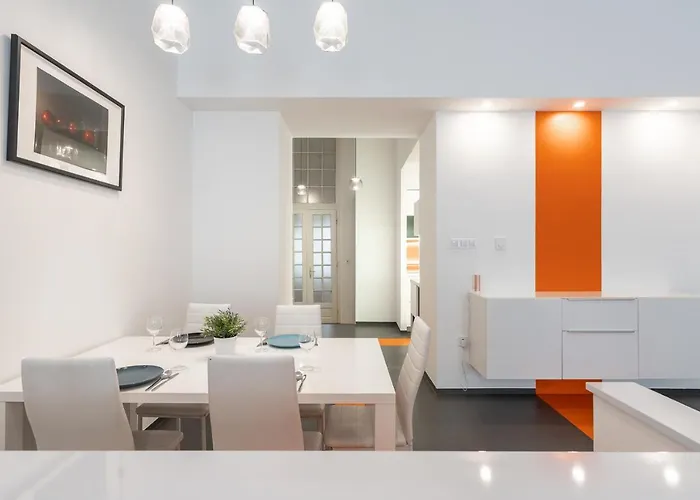 Apartment Bright Two-bedroom By The New York Palace Budapest