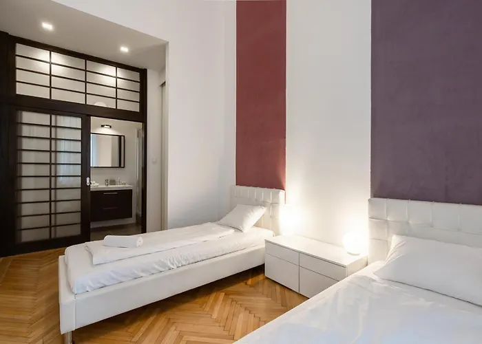 Apartment Bright Two-bedroom By The New York Palace Budapest
