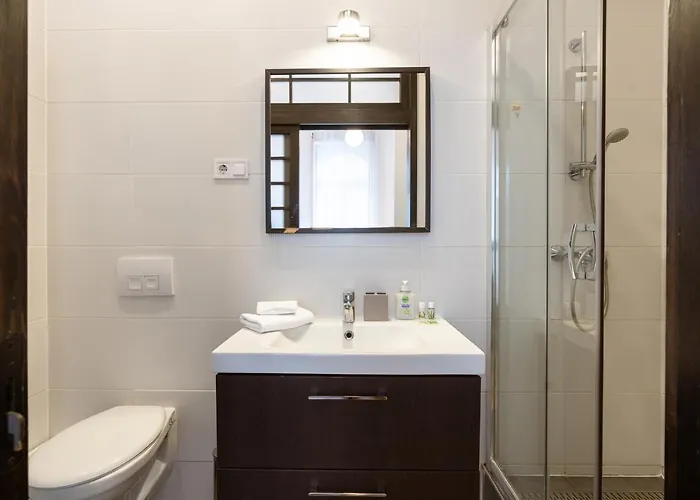 Bright Two-bedroom By The New York Palace Budapest