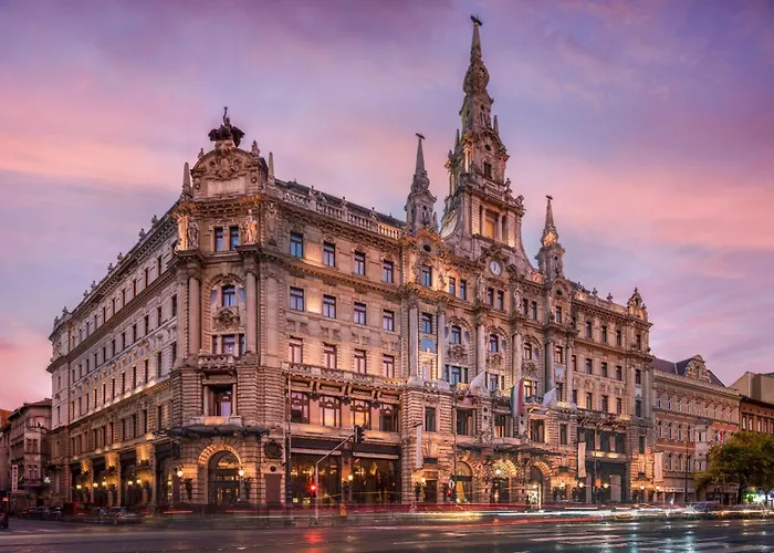 Apartment Bright Two-bedroom By The New York Palace *