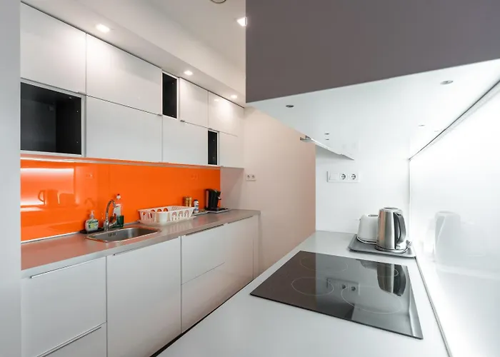 Bright Two-bedroom By The New York Palace *