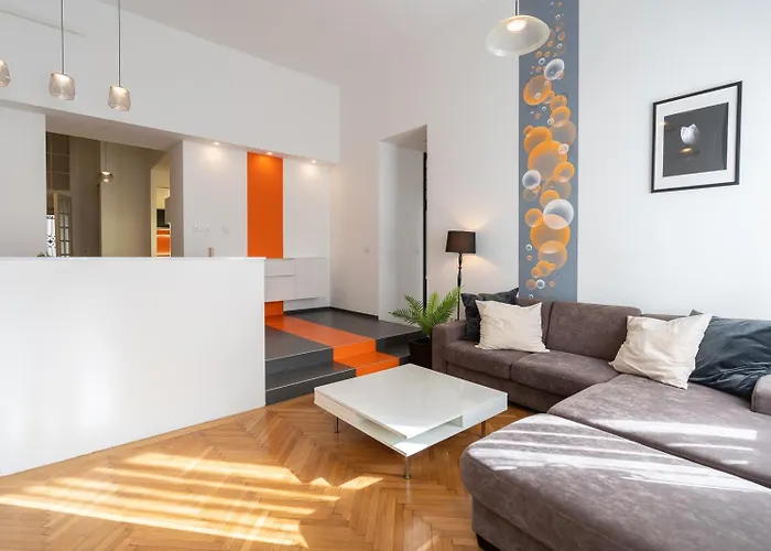 Apartment Bright Two-bedroom By The New York Palace *