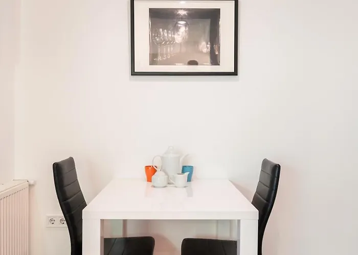 Bright Two-bedroom By The New York Palace Budapest