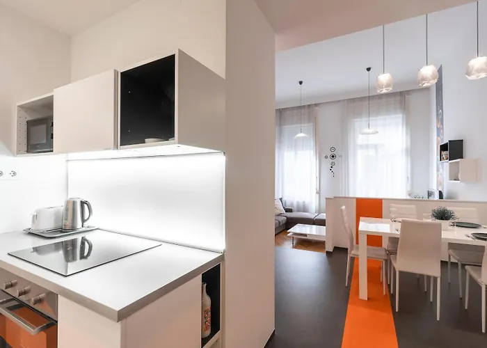 Bright Two-bedroom By The New York Palace Apartment